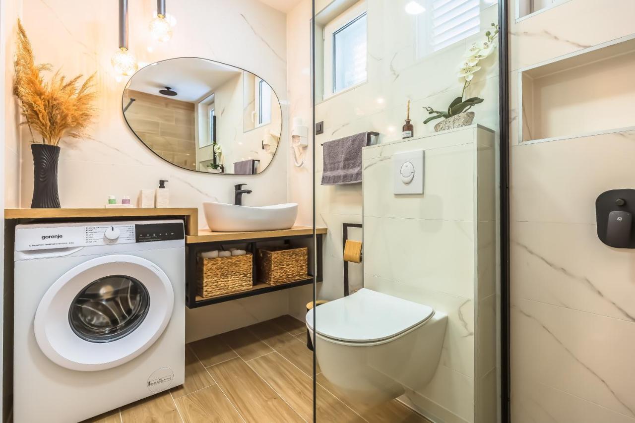 Apartmani Nikola Baška Voda Екстериор снимка