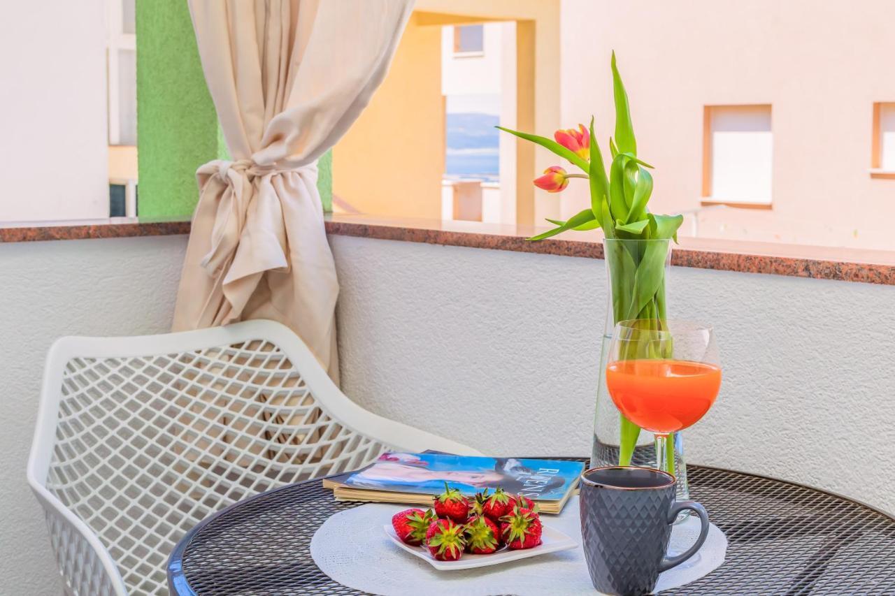 Apartmani Nikola Baška Voda Екстериор снимка