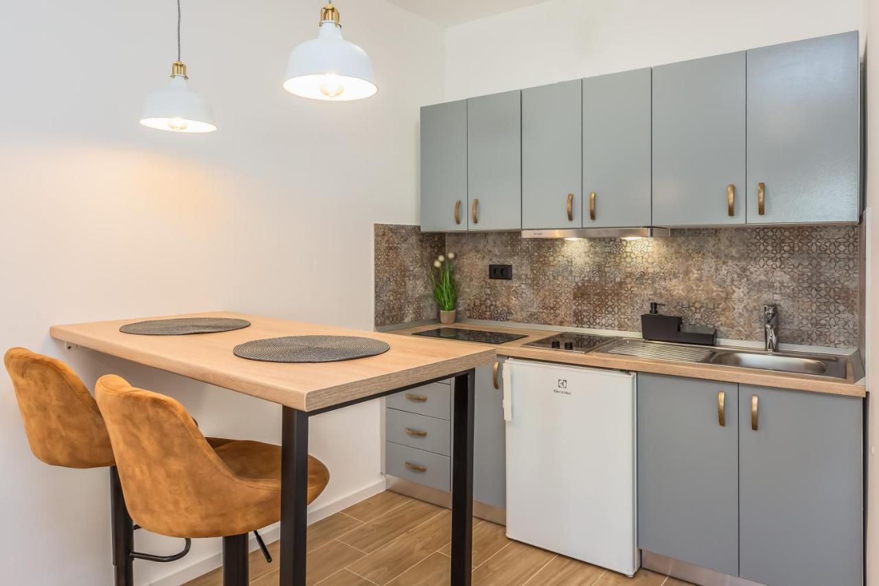 Apartmani Nikola Baška Voda Екстериор снимка