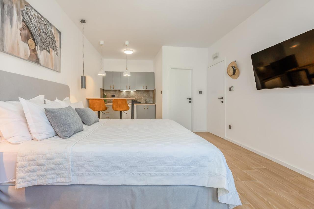 Apartmani Nikola Baška Voda Екстериор снимка
