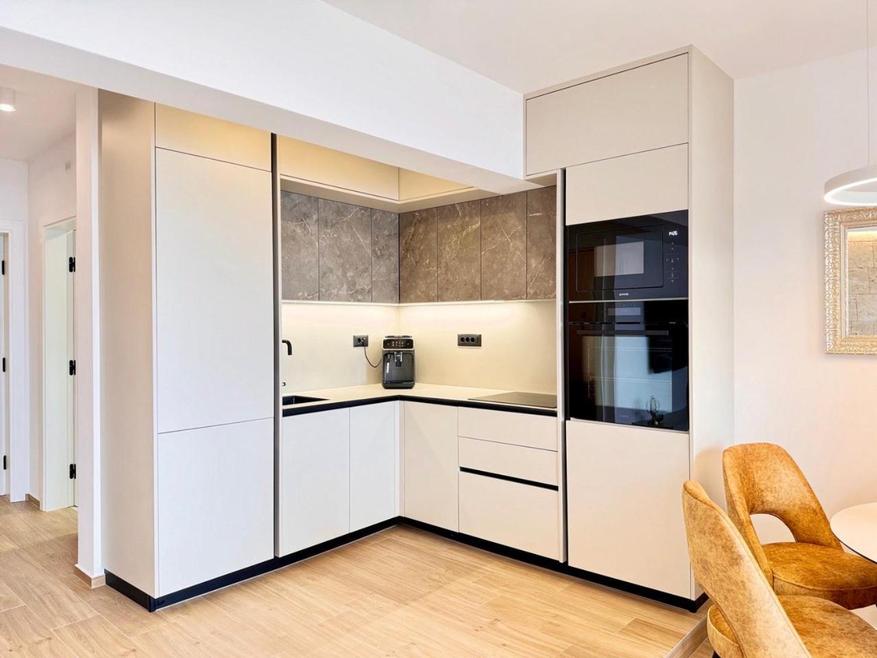 Apartmani Nikola Baška Voda Екстериор снимка